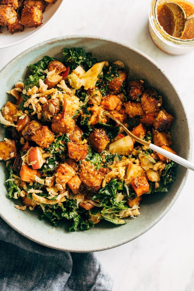 Mustard tempeh bowl.